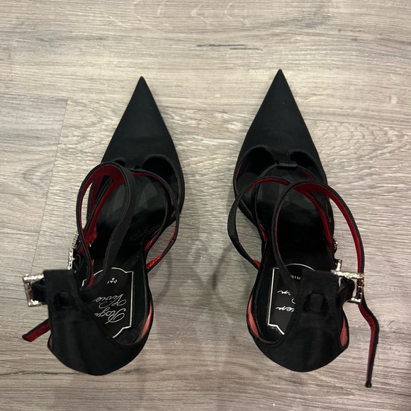 Roger Vivier Black Satin Crystal Buckle Pointed Toe Evening Pumps, 38 - Picture 4 of 11